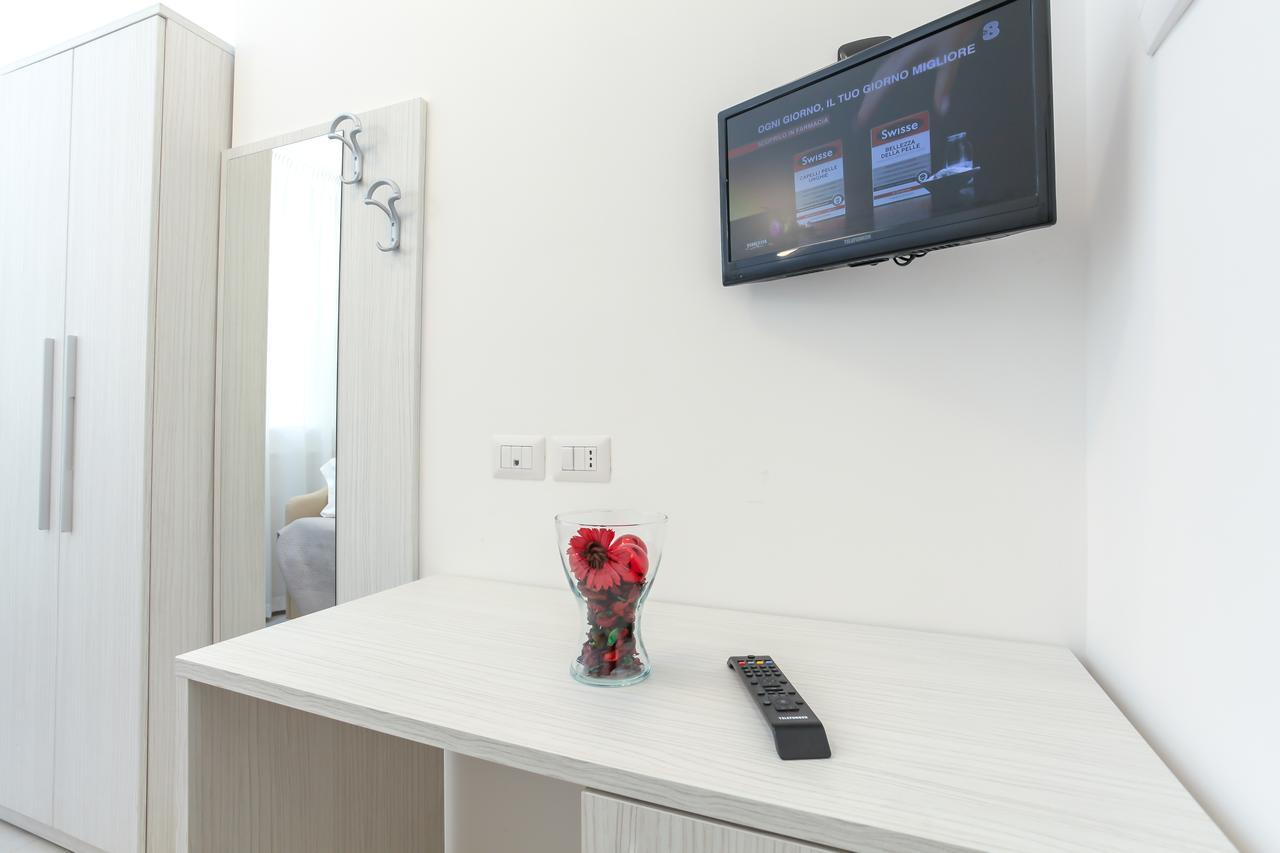 Hotel Tourist Meuble Rimini Luaran gambar